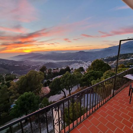 Lovely 2 Bed Apartment With Stunning Views & Pool Cómpeta Exteriör bild