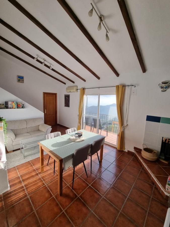Lovely 2 Bed Apartment With Stunning Views & Pool Cómpeta Exteriör bild