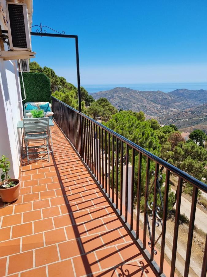 Lovely 2 Bed Apartment With Stunning Views & Pool Cómpeta Exteriör bild